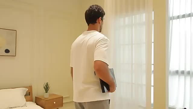 GlamAura - Rotating 3-Sided Mirror for Styling