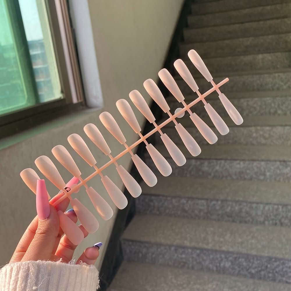 ChicNails | Matte Press-On Nails – Elegant Artificial Nails in 13 Shades