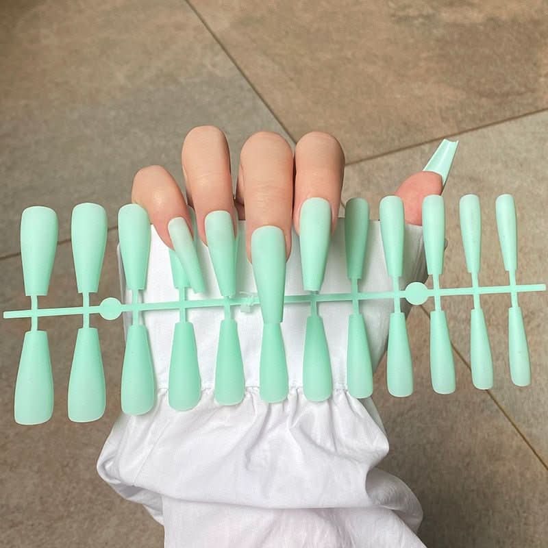 ChicNails | Matte Press-On Nails – Elegant Artificial Nails in 13 Shades